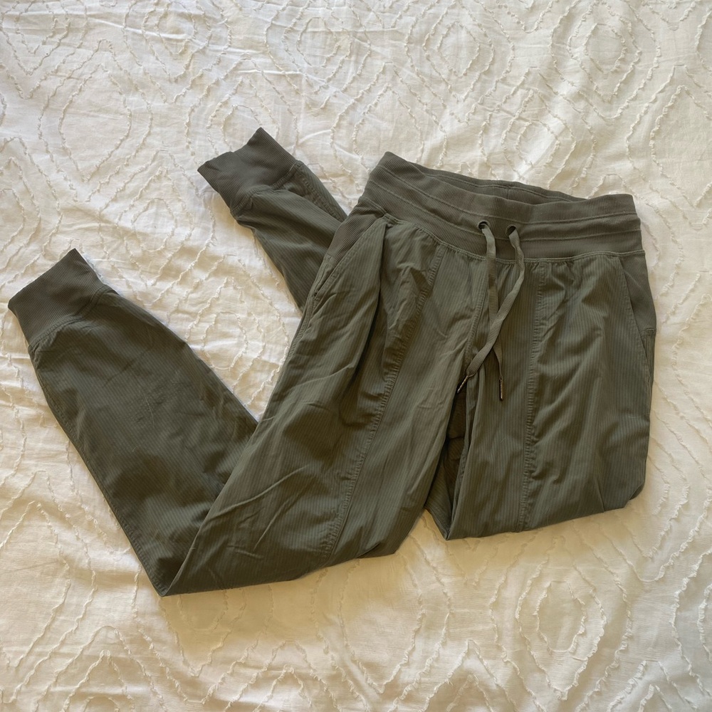 Lululemon - Dance Studio jogger